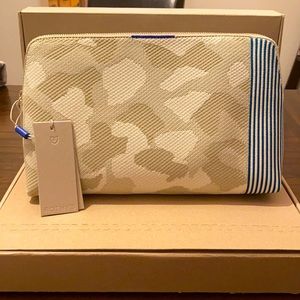 Rothy’s Large Vanity Khaki Camo Vanity Set